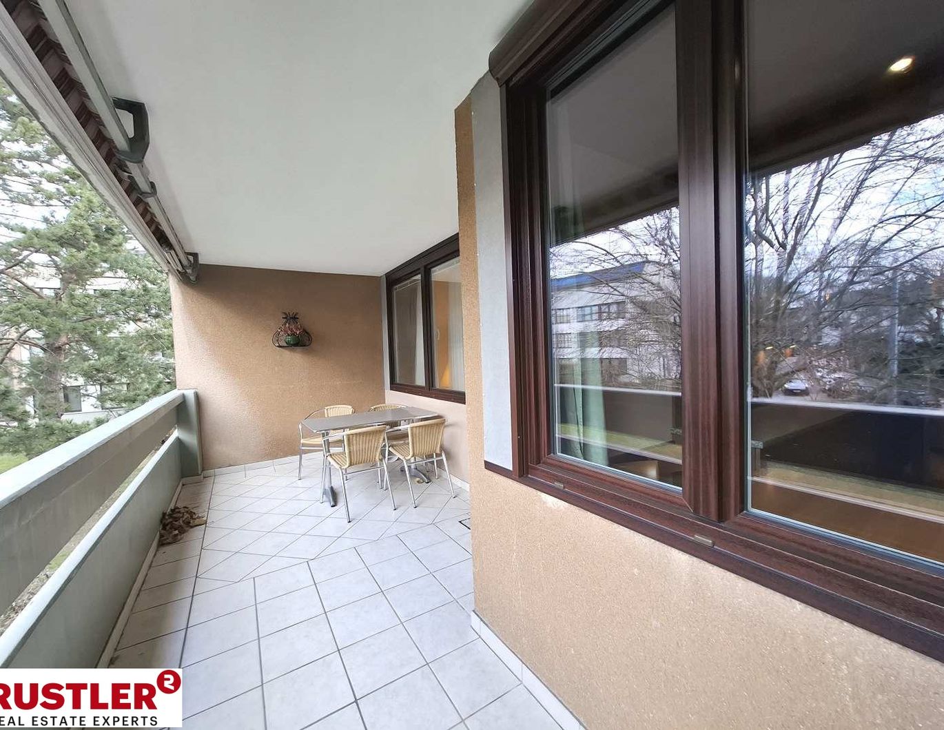 Grünblick Loggia & Garage