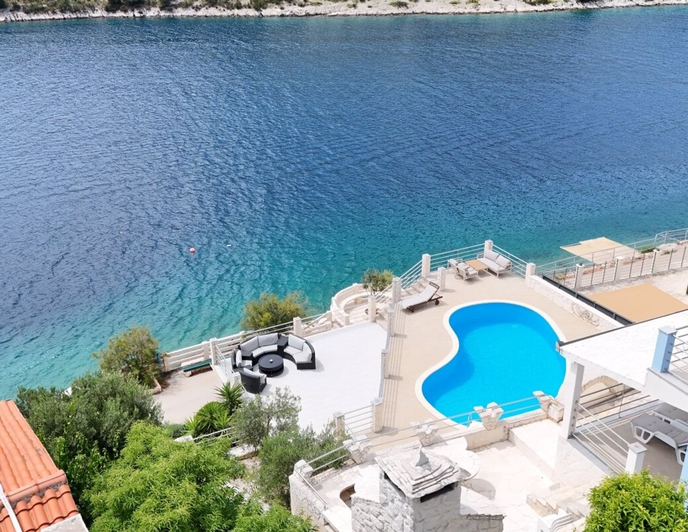 Apartmentvilla in erster Meeresreihe