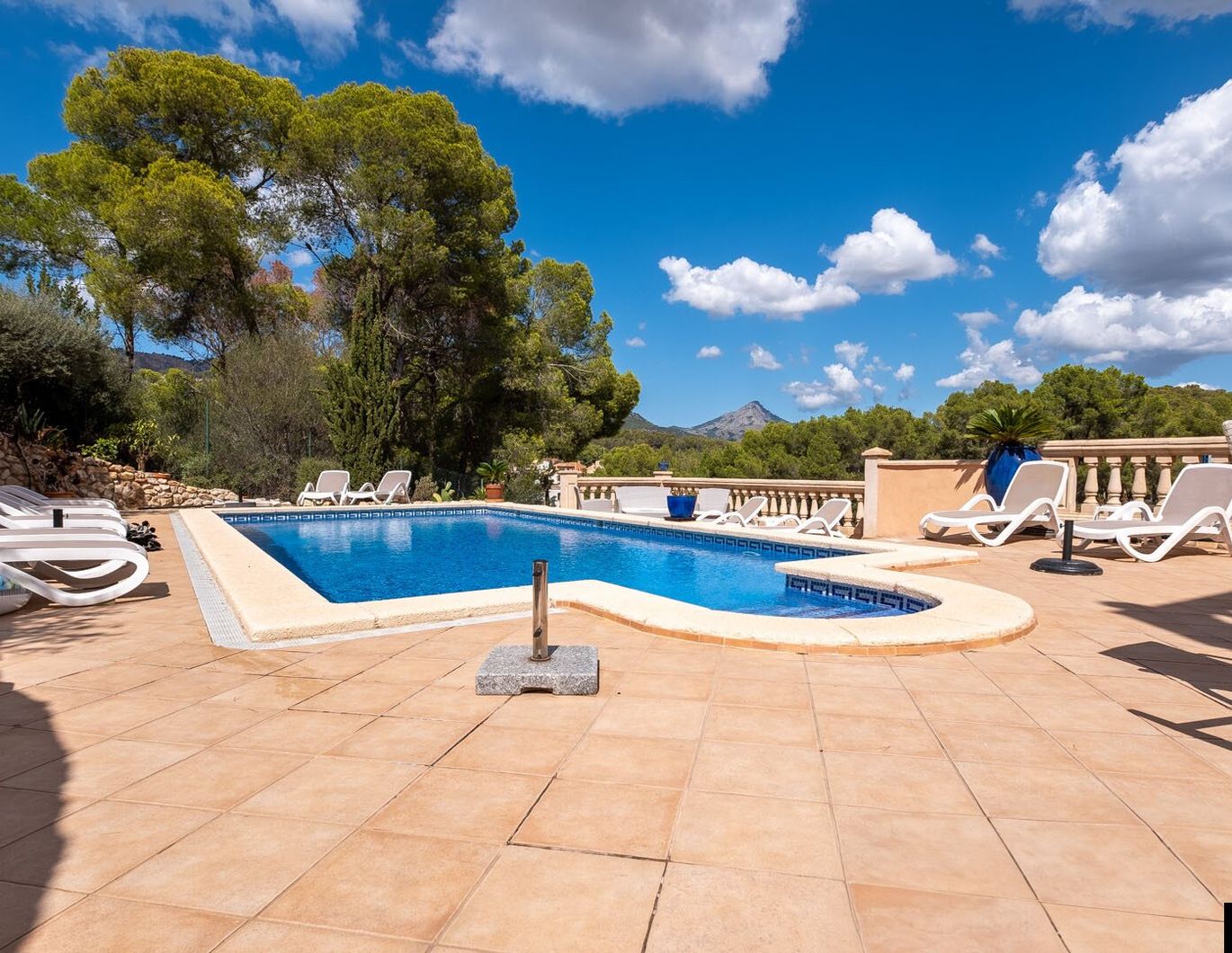 MALLORCA Peguera: Traumhafte Gartenwohnung mit Terrasse, und eigenem Garten