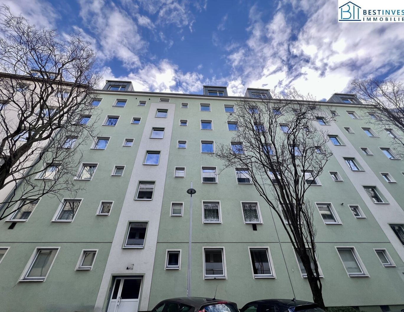 Zentral gelegene 3-Zimmer Wohnung mit Garagenstellplatz in 1070 Wien