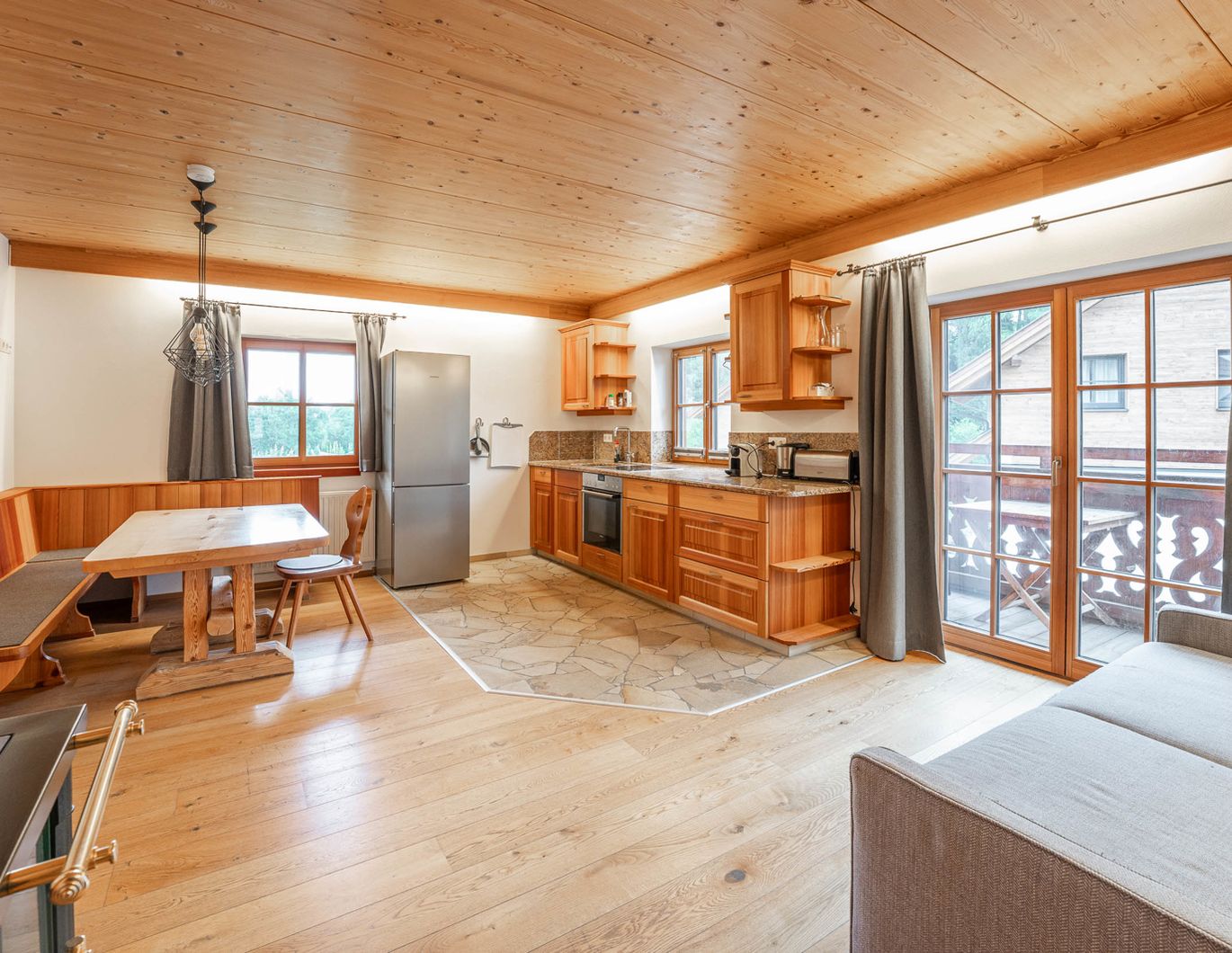 Touristische Vermietung! Exklusives 3-Zimmer Appartement im 1. Obergeschoß mit Sonnenbalkon