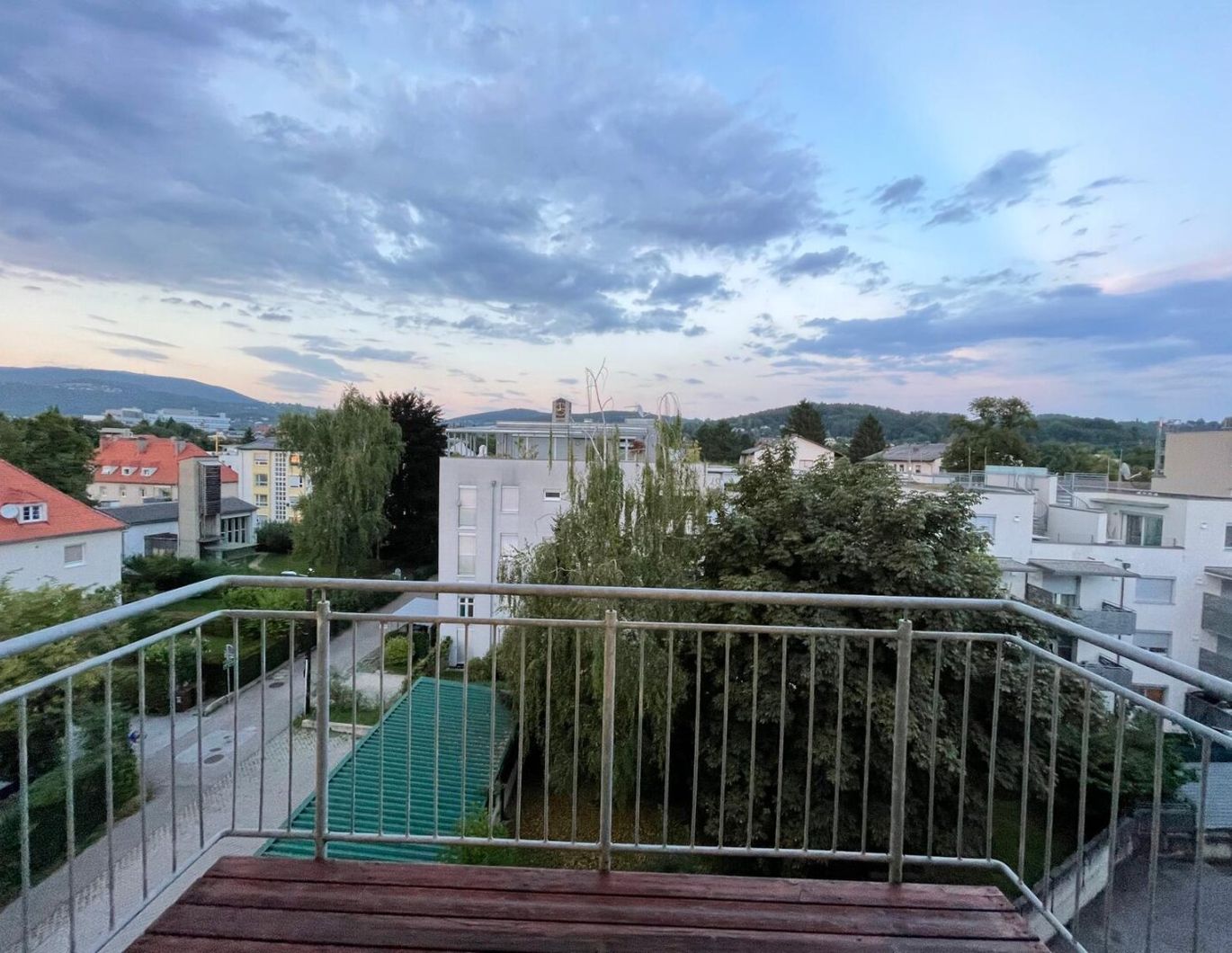 Single- oder Pärchenwohnung mit großem südseitigem Balkon und Tiefgaragenplatz
