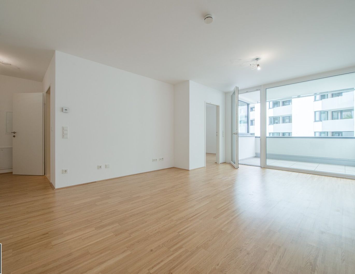 Gut aufgeteilte 2-Zimmer Neubauwohnung mit Loggia // nähe U4 & U6 // ab November verfügbar!