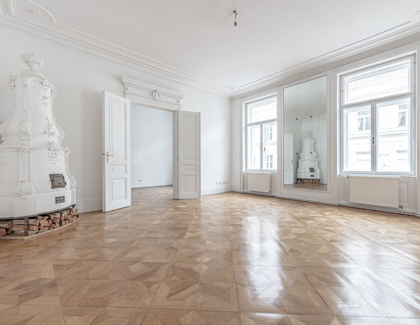 Nähe Votivkirche! Erstbezug - absolute Rarität - Herrschaftliche Altbauwohnung mit 2x Loggien