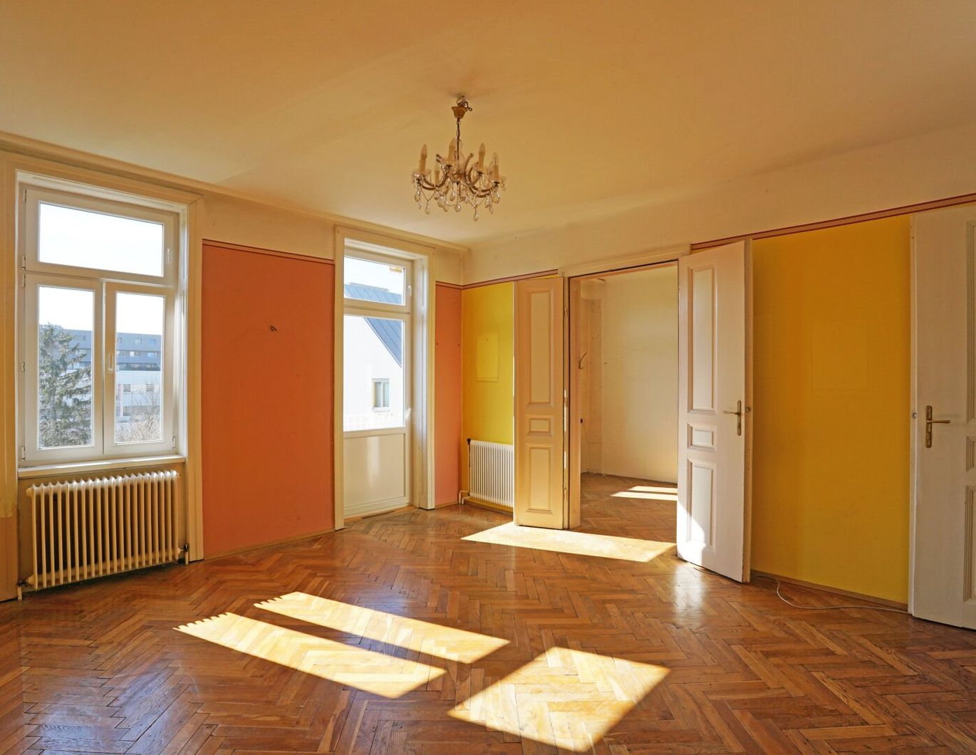 Helle, freundliche Altbauwohnung mit Südbalkon in Gründerzeithaus mit Gemeinschaftsgarten