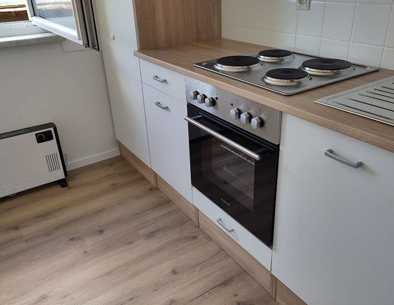 Teilrenovierte Kleinwohnung mit Küchenblock im Hochparterre in Mürzzuschlag zu mieten !