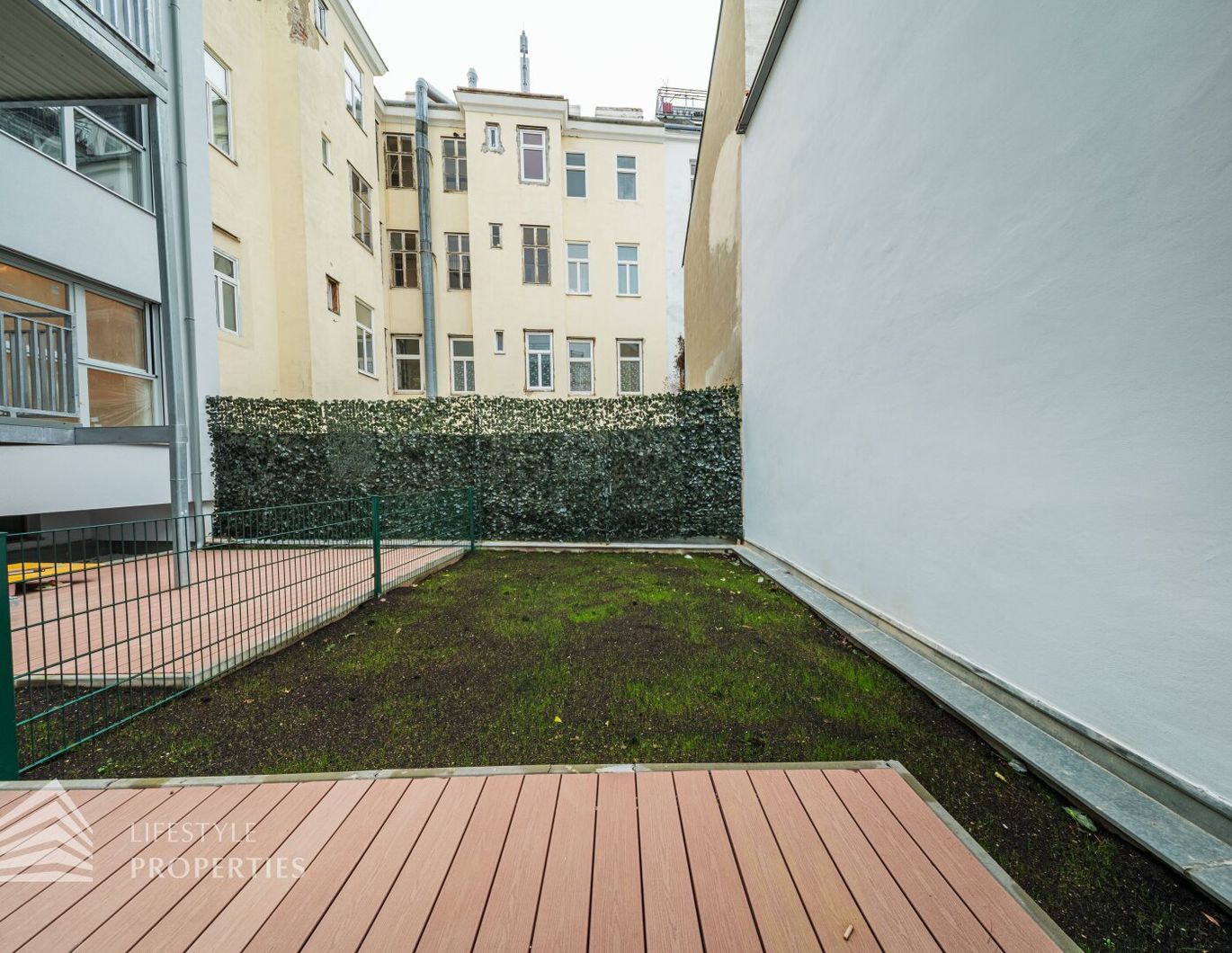 Heller 4-Zimmer Erstbezug mit Terrasse, Nähe Kutschkermarkt