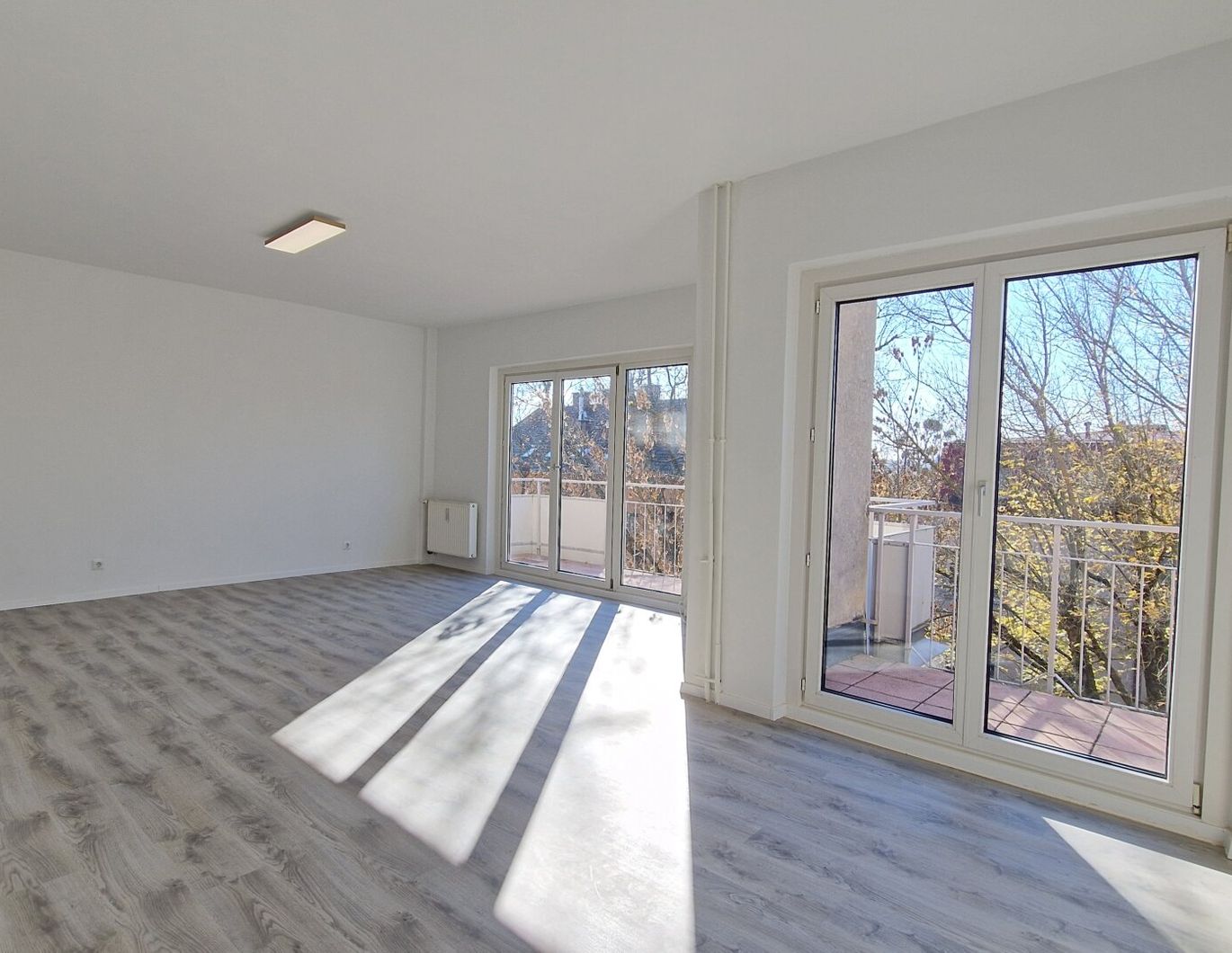 Traumhaft helle Wohnung mit Grünblick in absoluter Ruhelage!