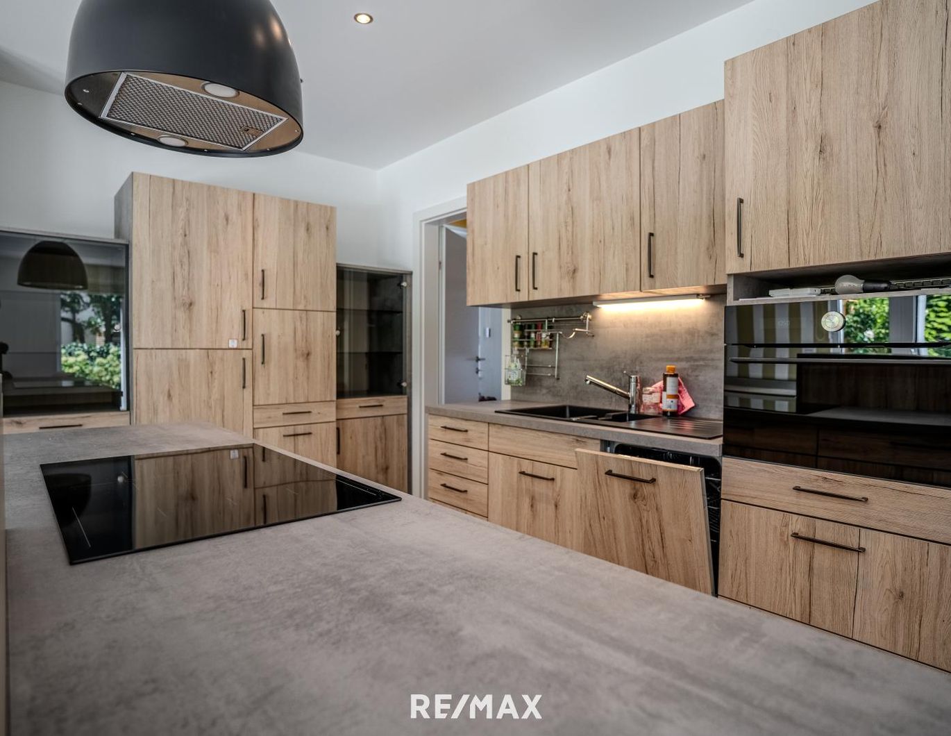 NEUBAU! Mehrfamilienhaus mit allen Extras in ruhiger, begehrter Lage.