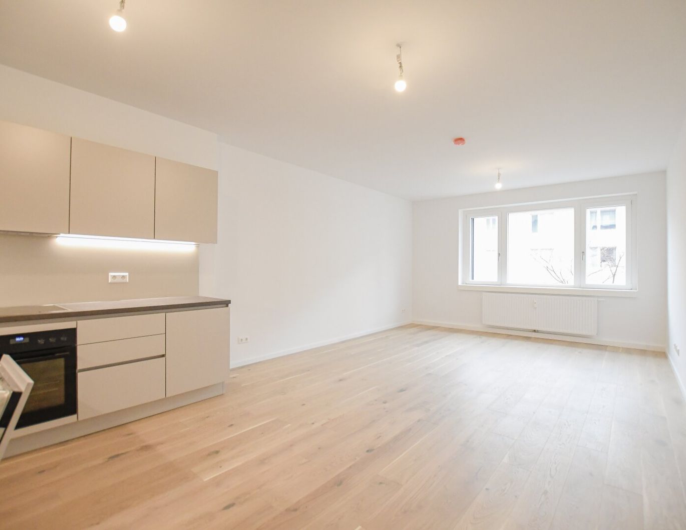 Erstbezug nach Sanierung: Schöne 2 Zimmer-Wohnung nahe Meidling Bahnhof