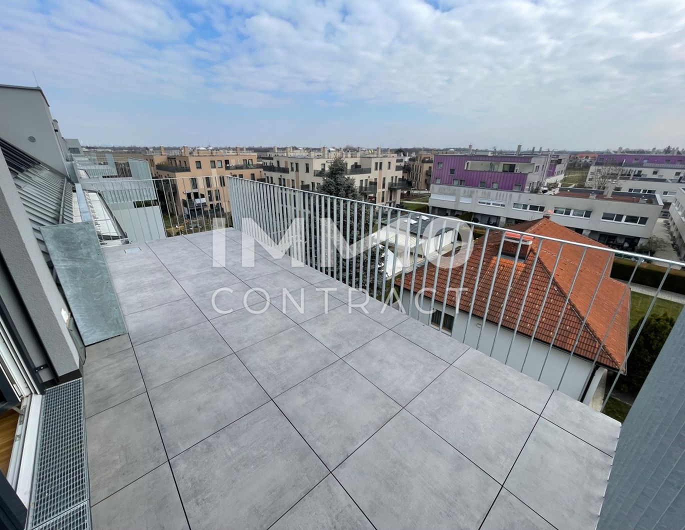 Zwei Dachterrassen, Kühlung & 2 Monate mietfrei: attraktive 3-Zimmer-DG-Wohnung