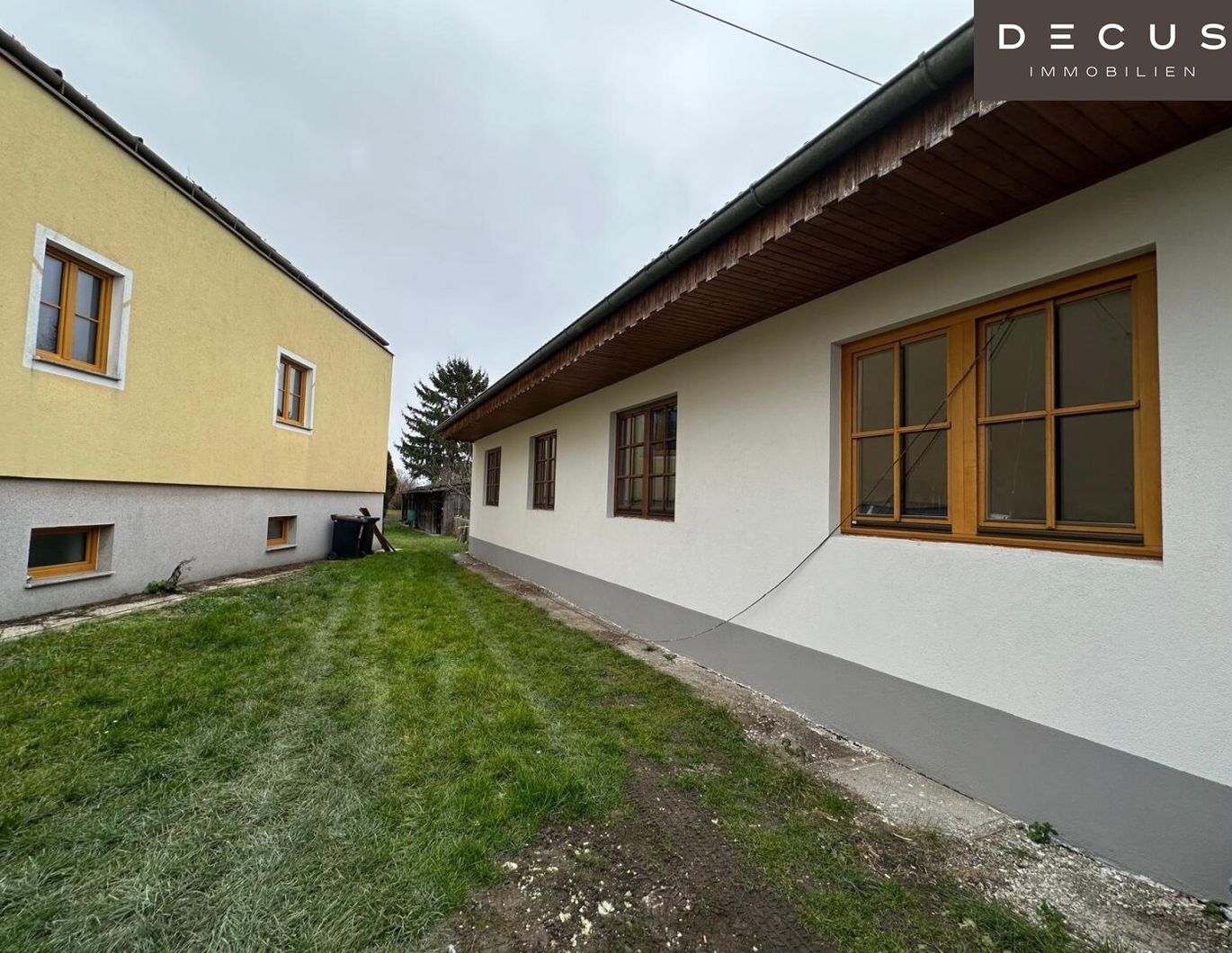 HAUS MIT POTENTIAL - GROSSES GRUNDSTÜCK - RUHIGE LAGE