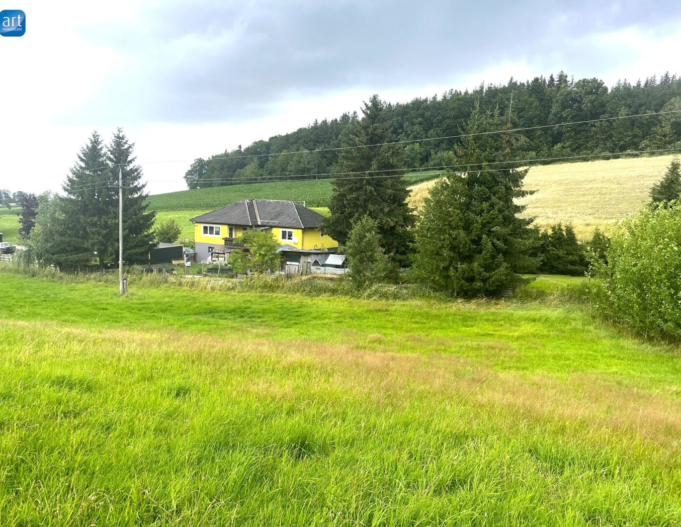 Großzügiges Wohnhaus in ruhiger Lage, Grundfläche 3800 m², ideal für Naturliebhaber!