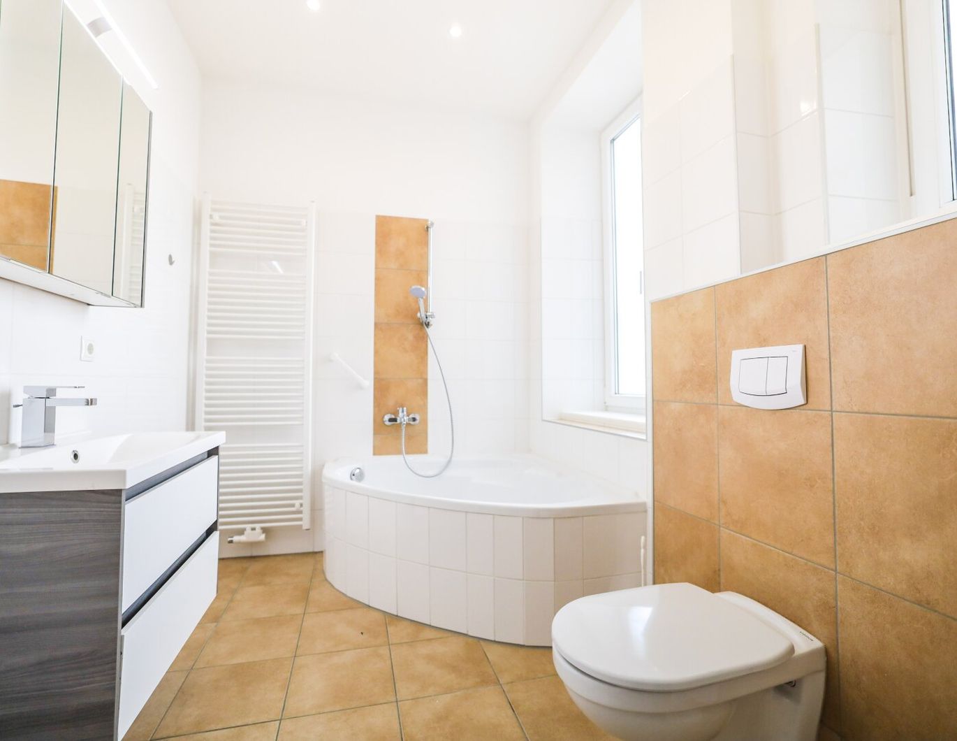 GEGENÜBER FH JOANNEUM I TOP SANIERT I WG GEEIGNET I BIM VOR DER HAUSTÜRE I HAUSTIERE WILLKOMMEN I MODERNE KÜCHE I PROJEKT WOHNEN