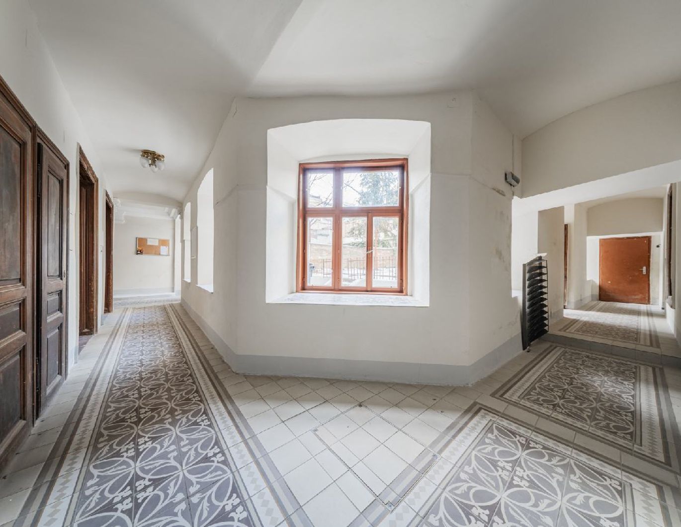 Klassischer Wiener Stilaltbau mit vielfältigen Nutzungsmöglichkeiten