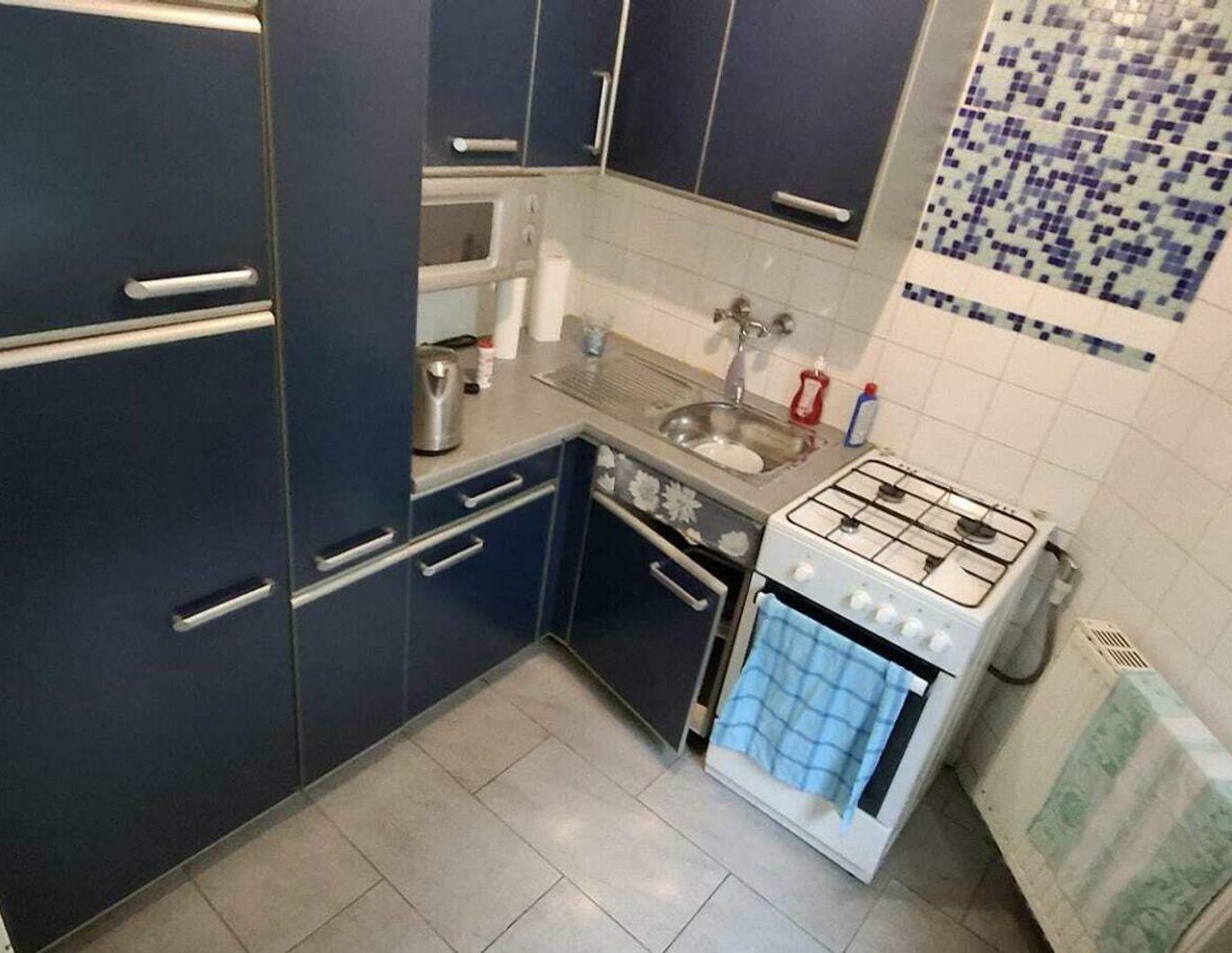 Kompakte Wohnung in Hoflage mit Charme - nur ein paar Stufen vom Erdgeschoß entfernt!