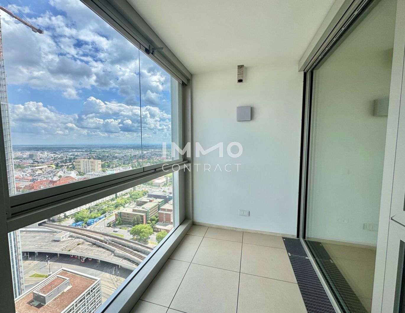 31. Stock: Erstbezug und provisionsfrei - Von Der Sonne geküsst! U1 Kagran