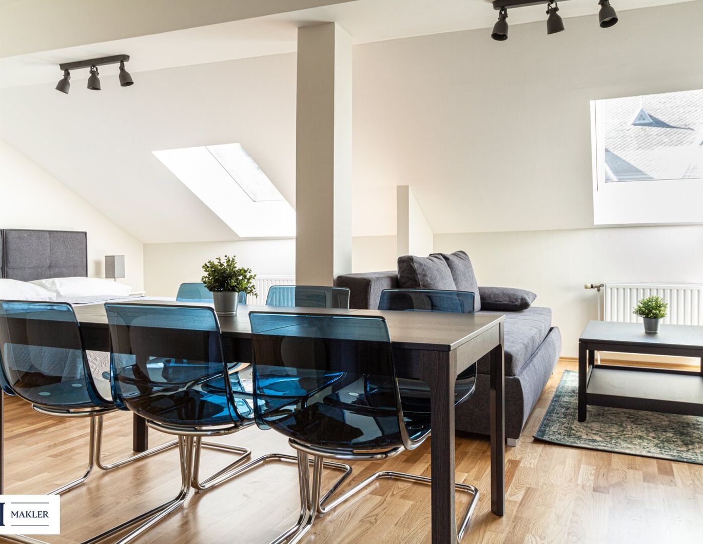 Loft-Feeling in Top-Lage des 16. Bezirks: Stilvolles Wohnen mit Sonnen-Terrasse in den Innenhof