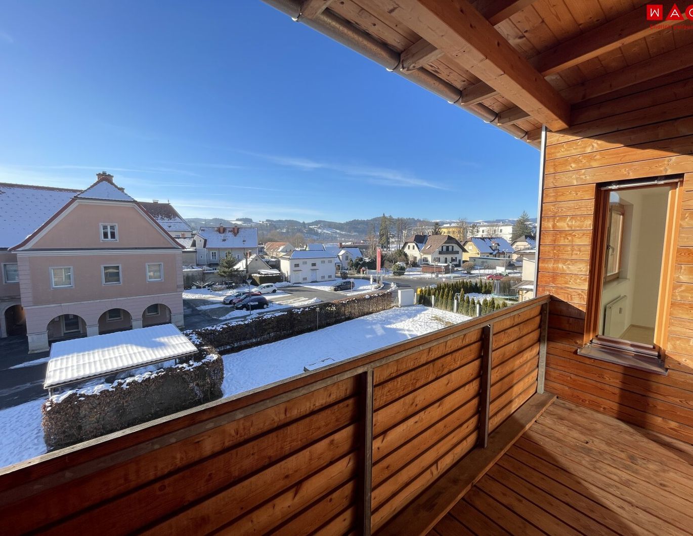 Eigentumswohnung mit Super-Fernblick von der Loggia, 3 Zimmer, zentrumsnah!