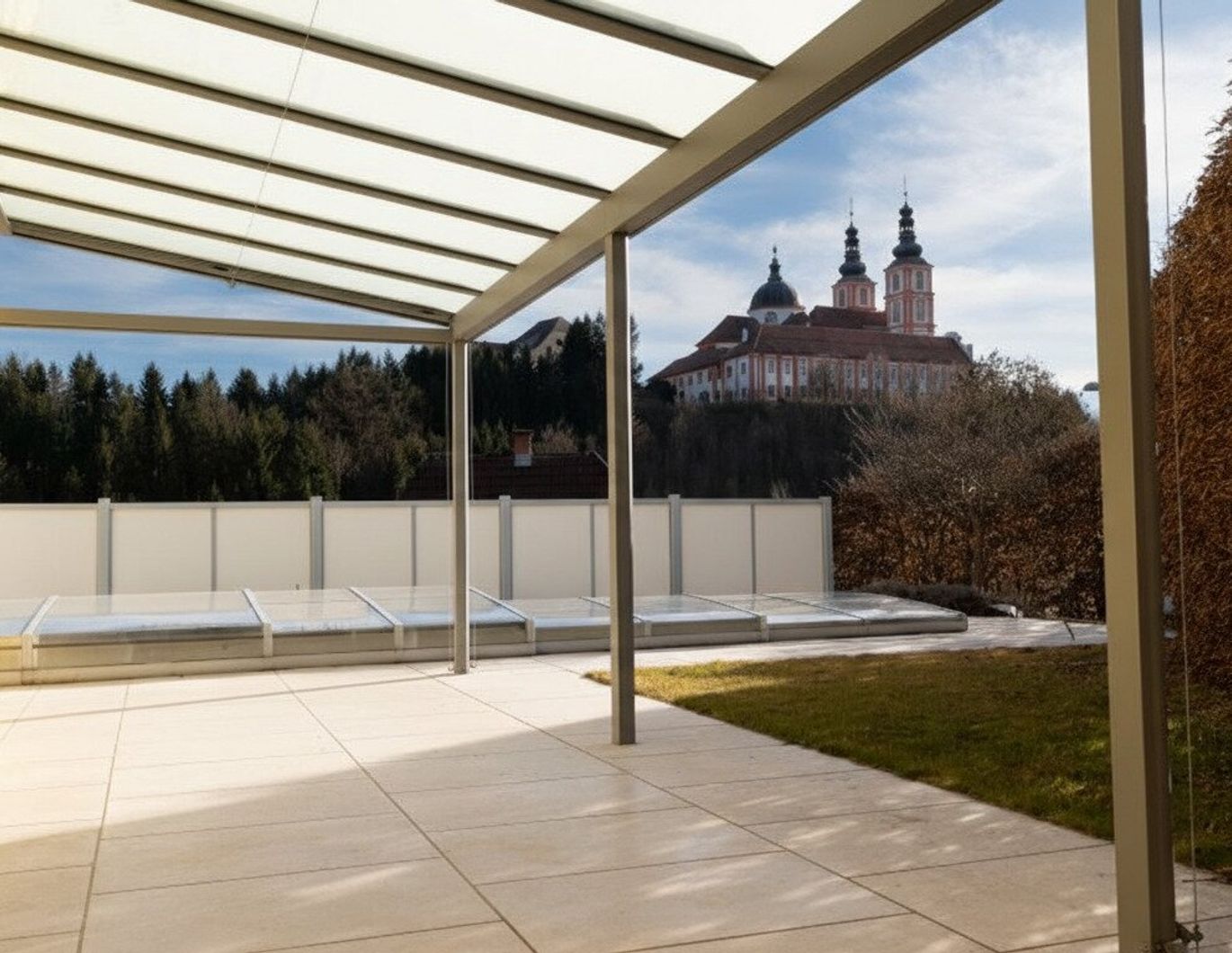 Familienfreundliches Einfamilienhaus in Graz mit Terrasse, Garage, Salzwasserpool