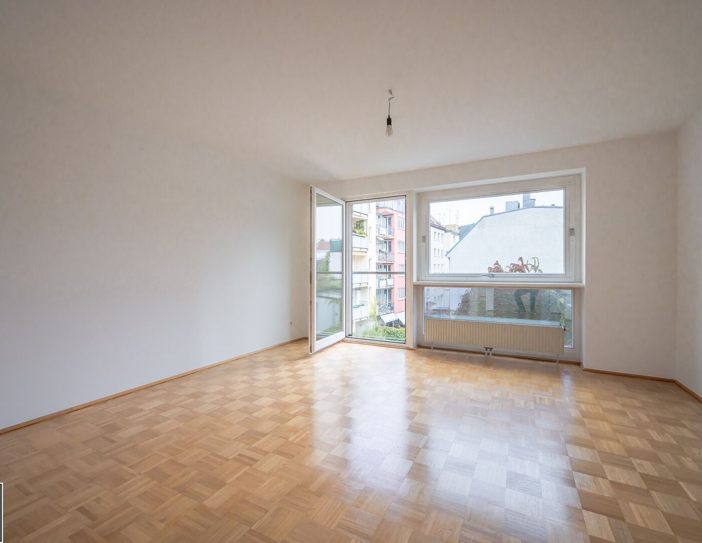 großzügige gut aufgeteilte 2 Zimmer Wohnung im 2.OG // Nähe Johann-Nepomuk-Vogl-Platz // ab sofort