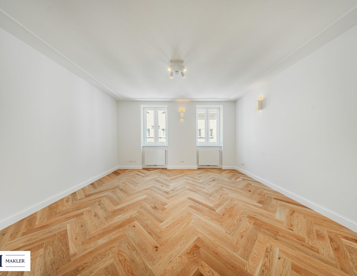 Erstbezug nach Sanierung: Altbau-Charme trifft modernen Wohnkomfort mit Balkon