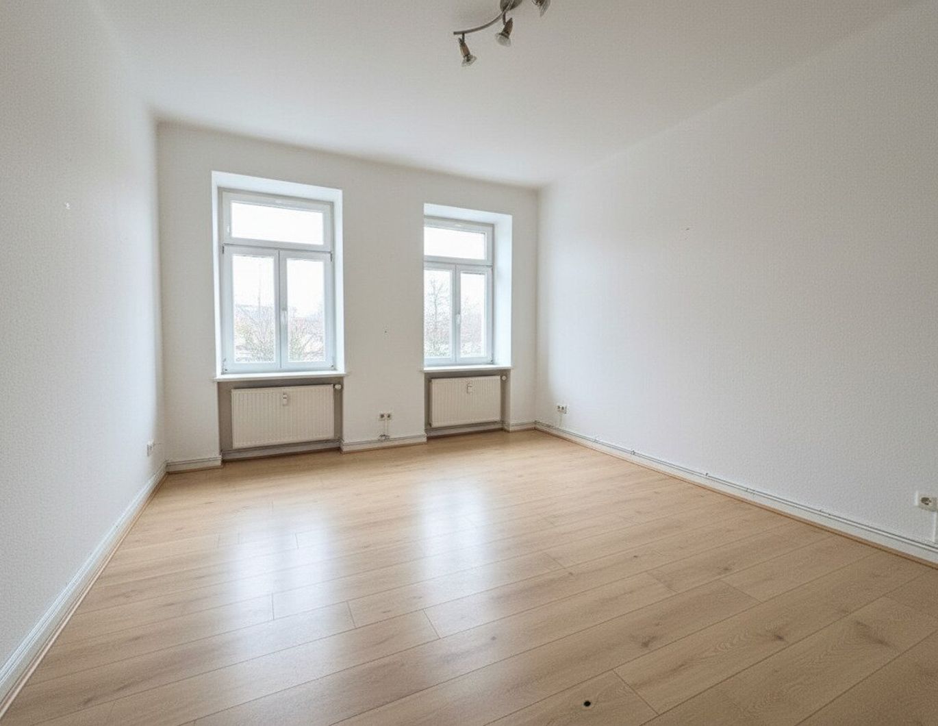 Vollrenovierter Altbau-Charme mit Wohlfühlfaktor