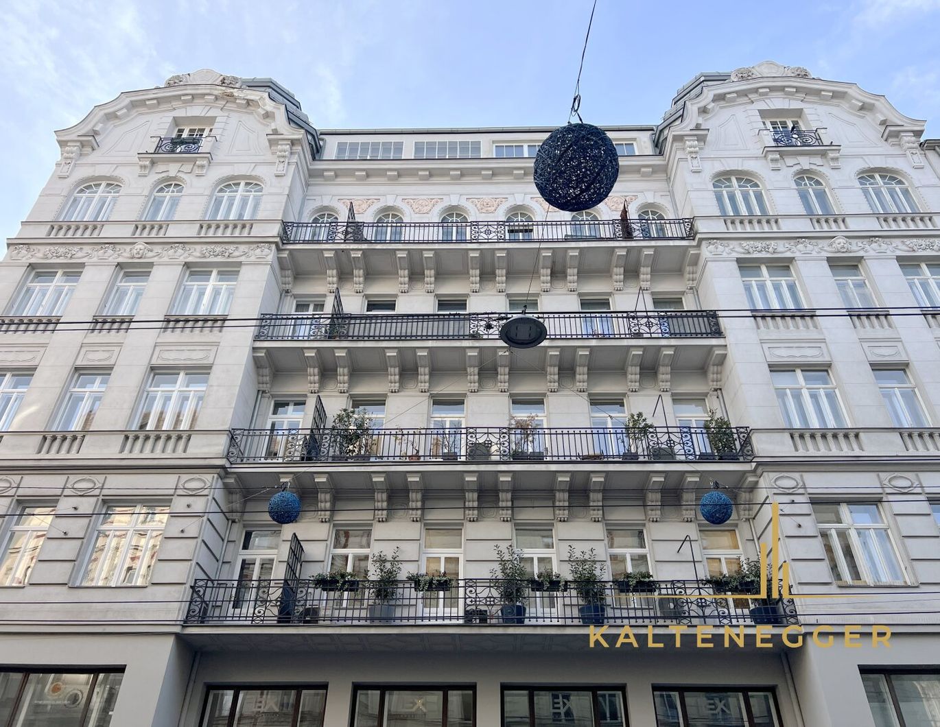 ALTBAUCHARME IM HERZEN DER JOSEFSTADT - STILVOLL SANIERT & UNBEFRISTET ZU MIETEN