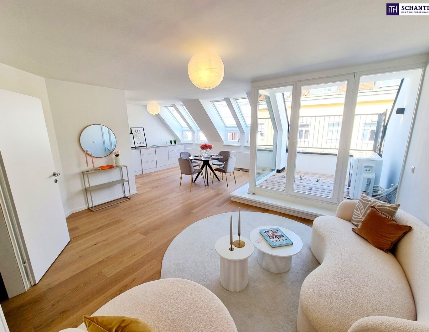 WOW! Familien-Wohnung im Dachgeschoss! Toll aufgeteilt + Zentrumsnah + 3 Zimmer mit Terrasse + Frisch saniert + Hauseigene Tiefgarage! Besser geht es nicht....