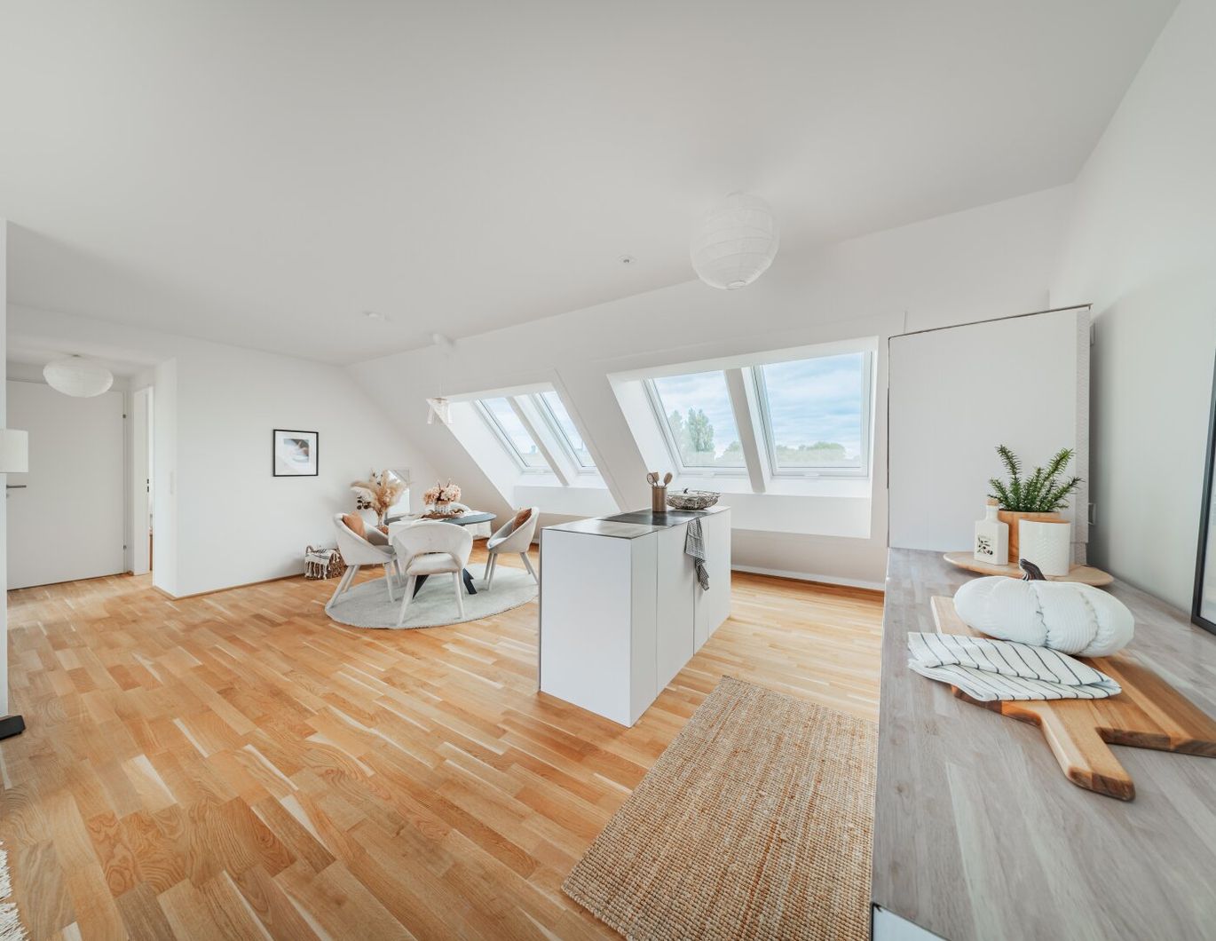 Dachgeschoss mit Weitblick: Urban. Modern. Exklusiv.