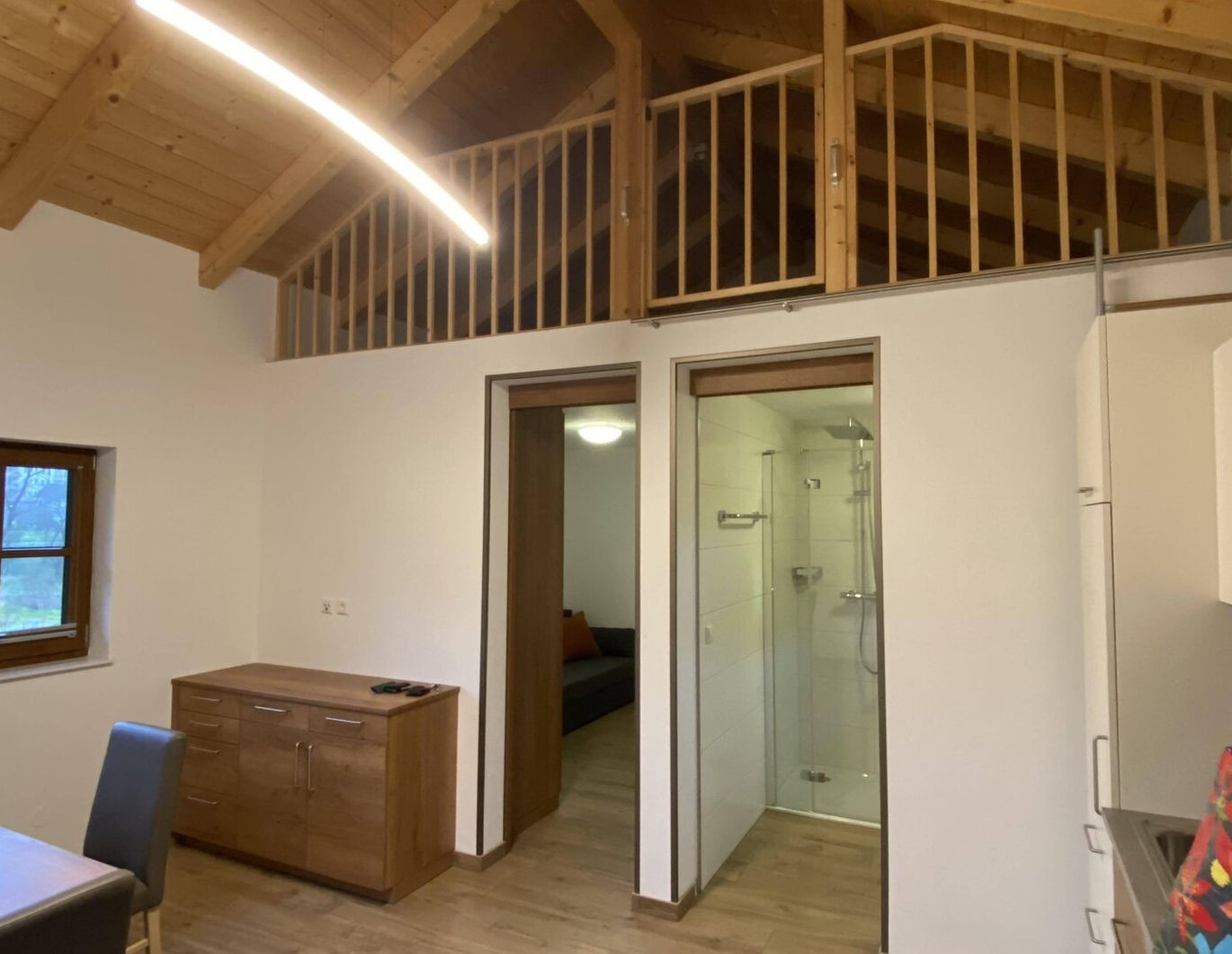 NEUWERTIGES DAUER - KLEINGARTENHAUS AUF PACHTGRUNDSTÜCK FÜR DIE GANZ - JAHRESNUTZUNG GEBAUT ZU VERKAUFEN