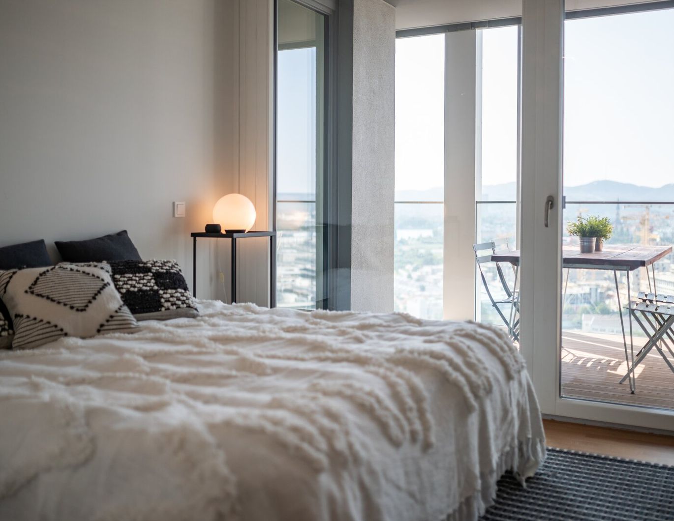 4-Zi.-Erstbezug mit Loggia & Rooftop Wellness | TOWER HOMES