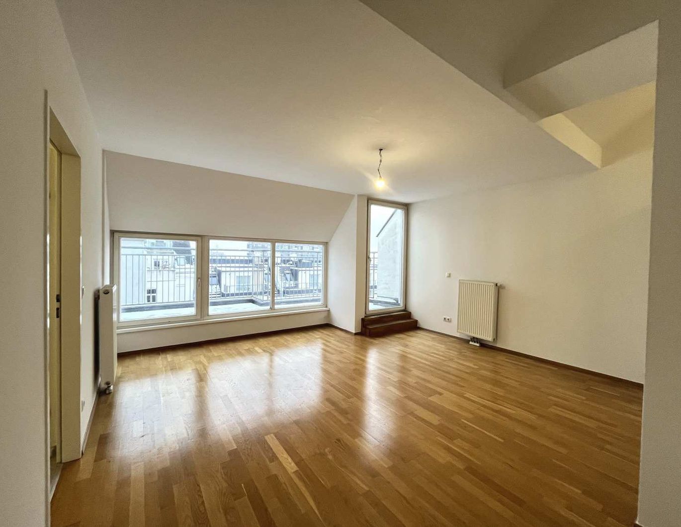 Toll aufgeteilte 2-Zimmer-Wohnung im Dachgeschoss inkl. Terrasse!