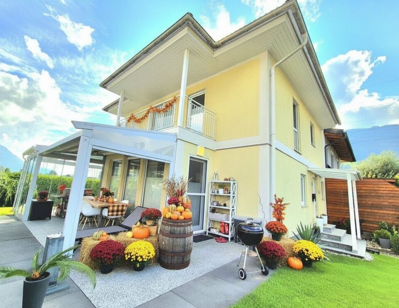 Gepflegtes Einfamilienhaus mit Wintergarten,Terrasse, Garten und Balkon in Toplage .