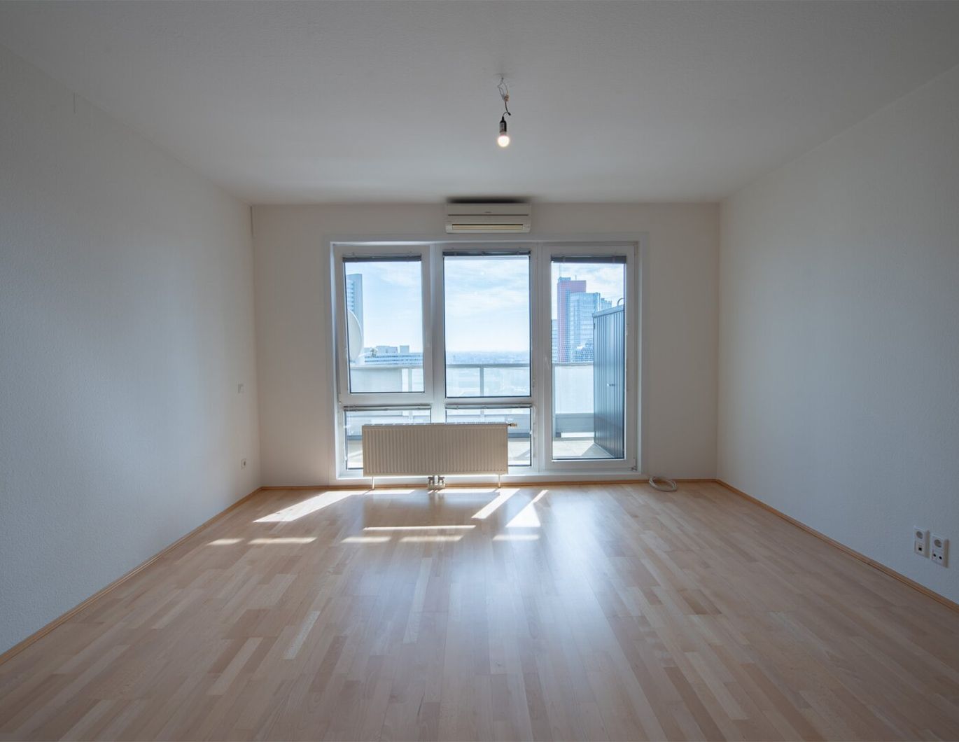 2-Zimmer-Wohnung mit atemberaubendem Wien-Panorama im Mischek Tower