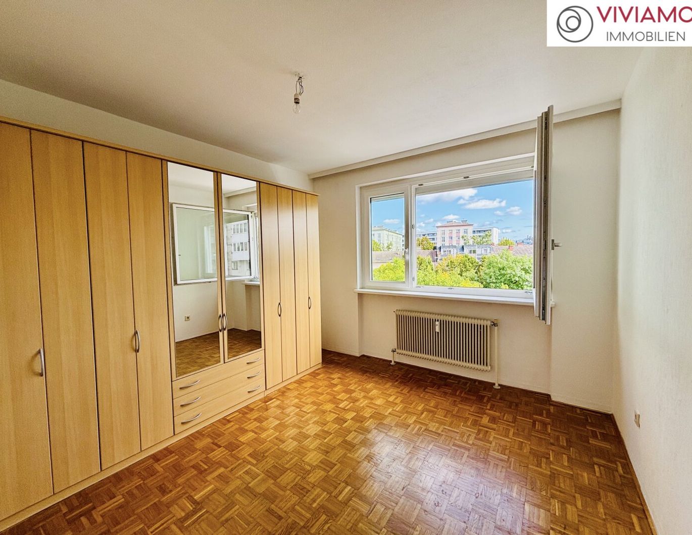 Gepflegte 2-Zimmer-Wohnung mit Loggia und KFZ-Stellplatz!