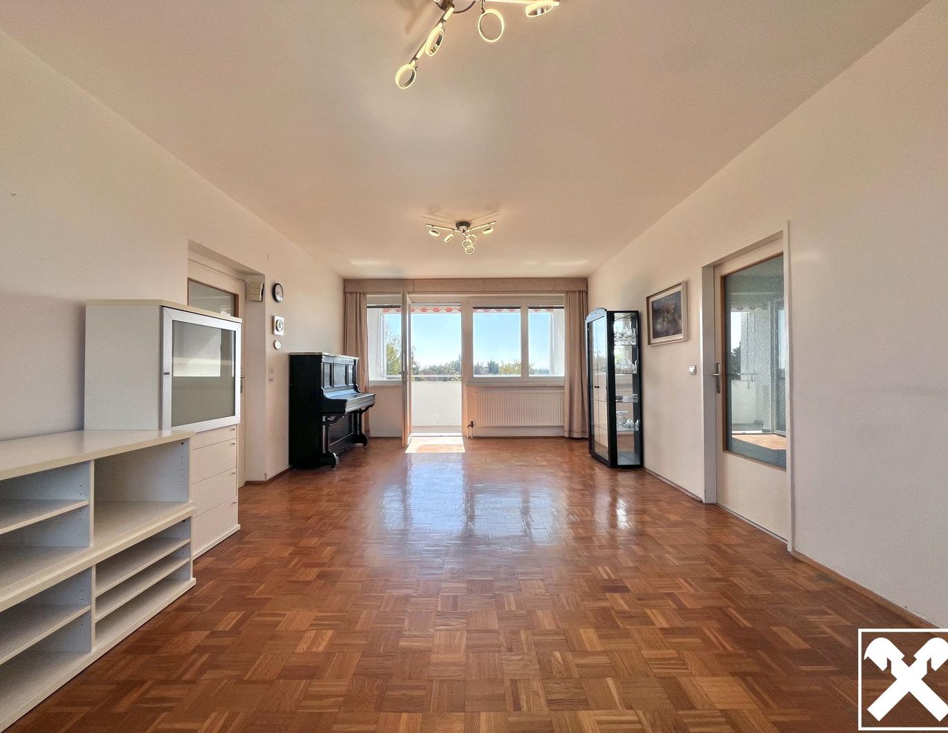 Große lichtdurchflutete Eigentumswohnung mit rundum Panoramablick