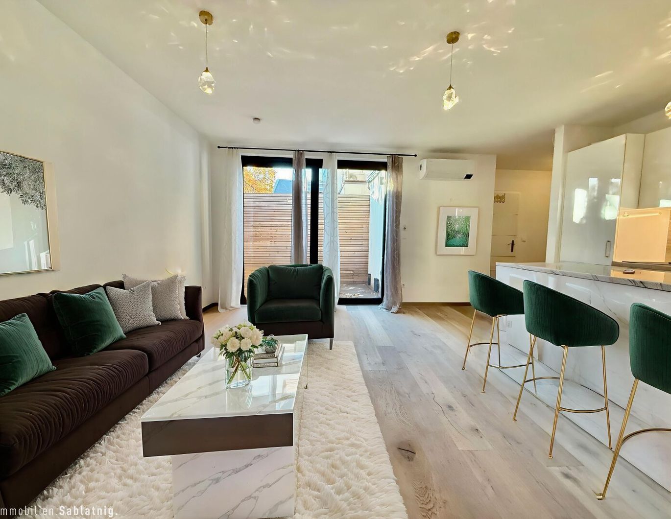 NEUWERTIGE GARTENWOHNUNG in 1220 Wien! 2 Zimmer, Terrasse & Fußbodenheizung!