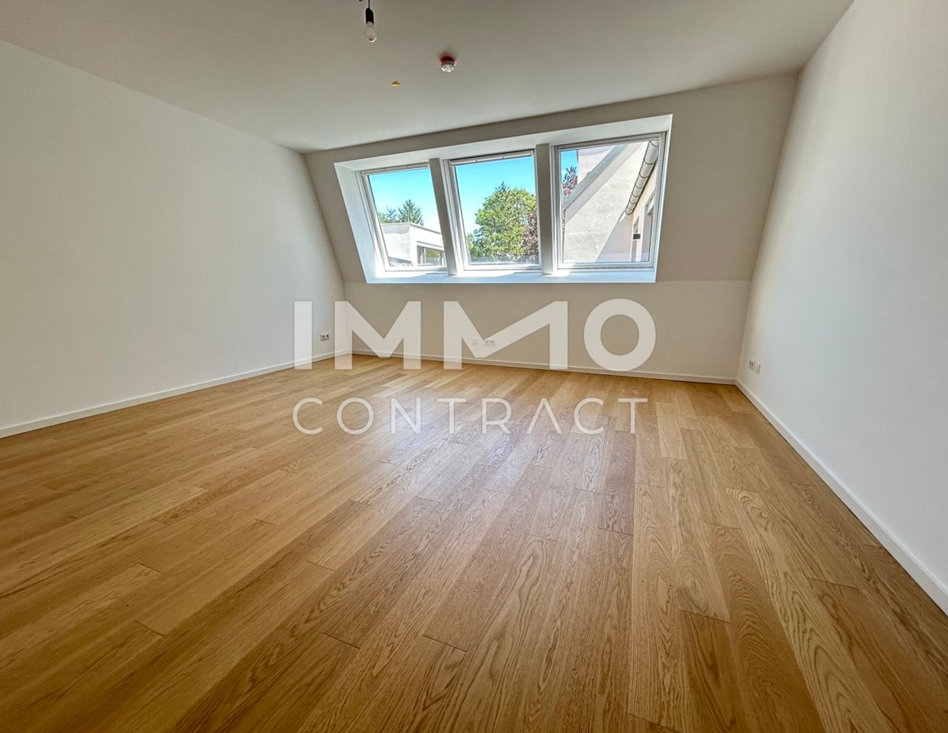 4 Zimmer Familienwohntraum mit hofseitigem großzügigen Balkon!