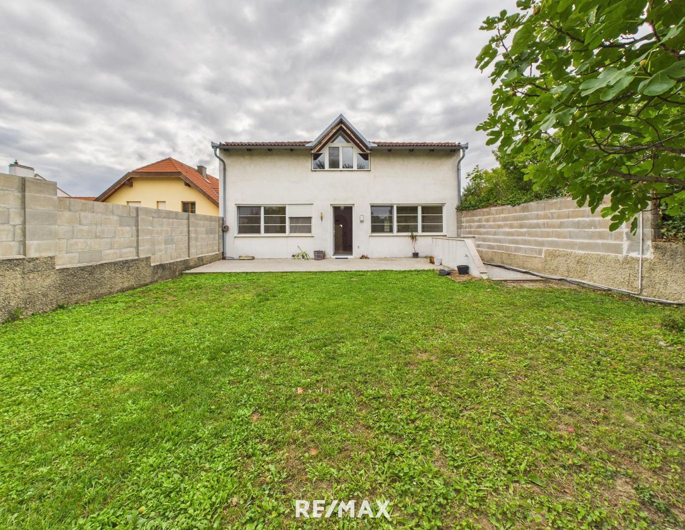 Großzügiges Wohnhaus oder Anlageobjekt