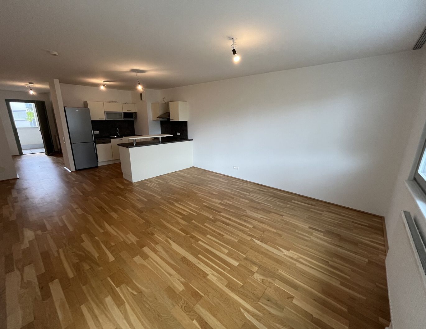 Gut geschnittene 2,5 Zimmer Wohnung mit neuer Küche mit Balkon in 1210 Wien