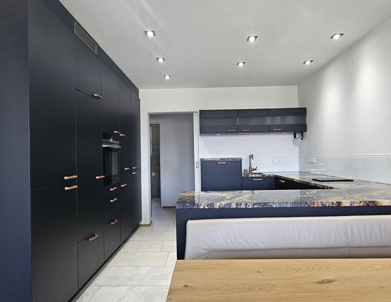 Moderne 3-Zimmer Oase mit Weitblick, die zum Wohlfühlen einlädt