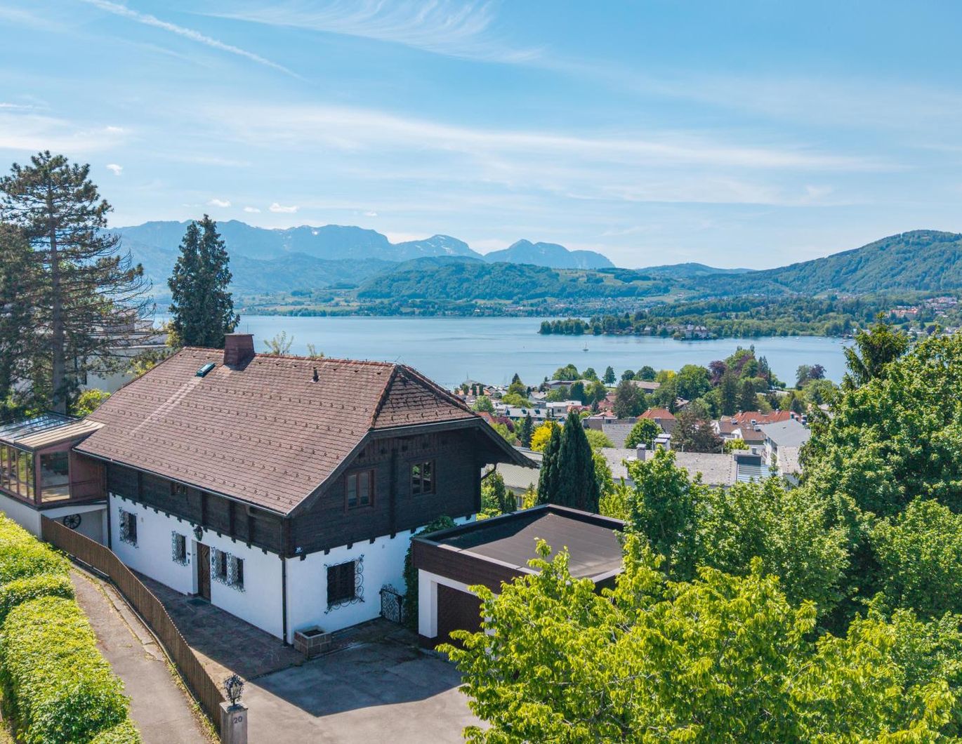 Liegenschaft in ruhiger Aussichtslage mit eigener Kapelle
