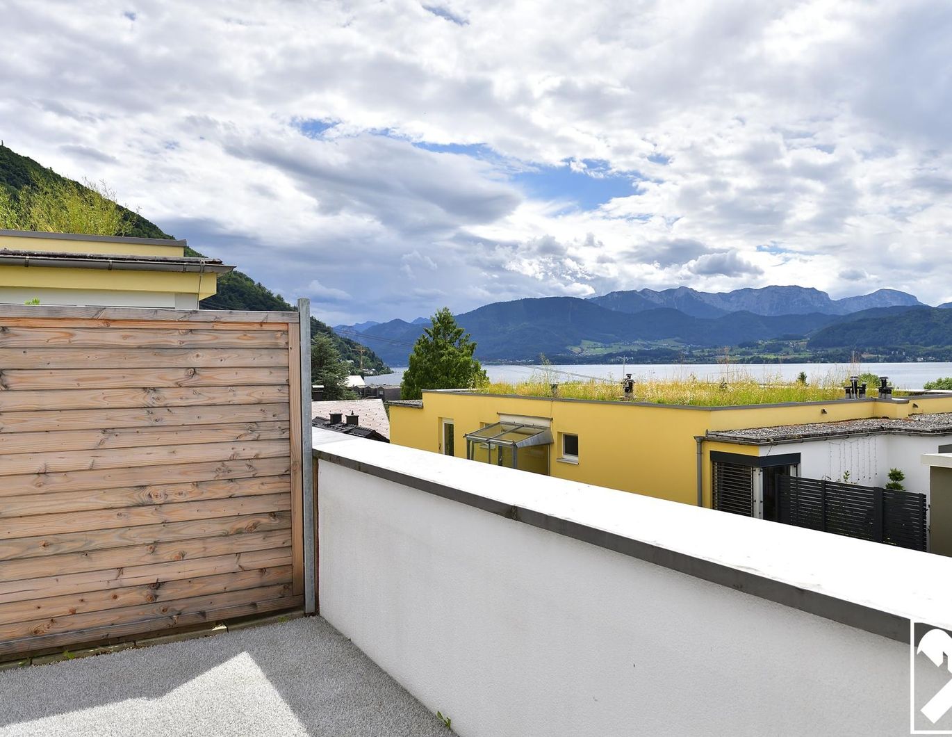 Über den Dächern - Dachterrasse mit See- und Gebirgspanorama