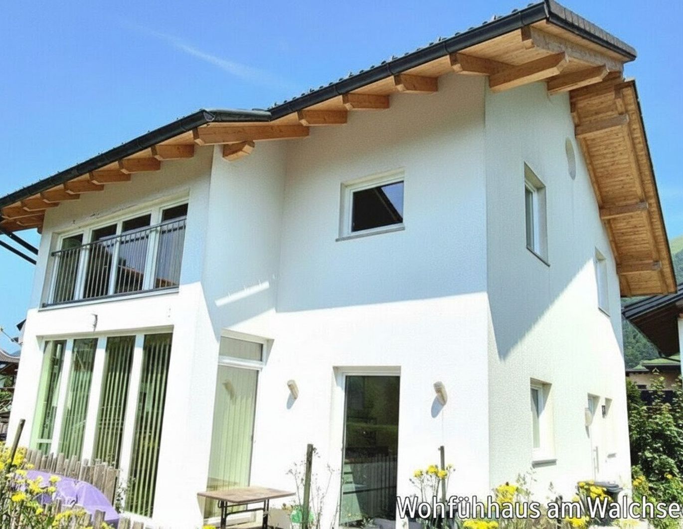 Top-Objekt ! Gepflegtes exclusives Einfamilienhaus mit riesigem Grundstück