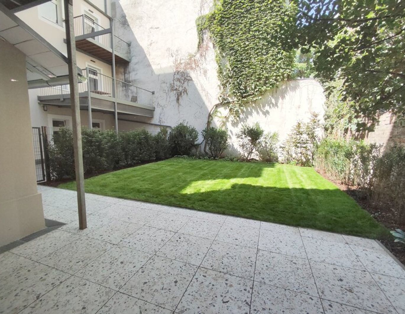 Gartenwohnung in der Krongasse! Erstbezug in liebevoll saniertem Altbauhaus - Top04