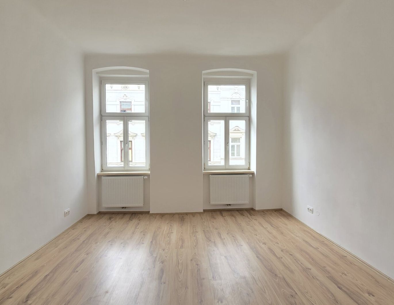 Erstbezug, 1 Zimmer und ein Kabinett, Lichtdurchflutete Räumlichkeiten