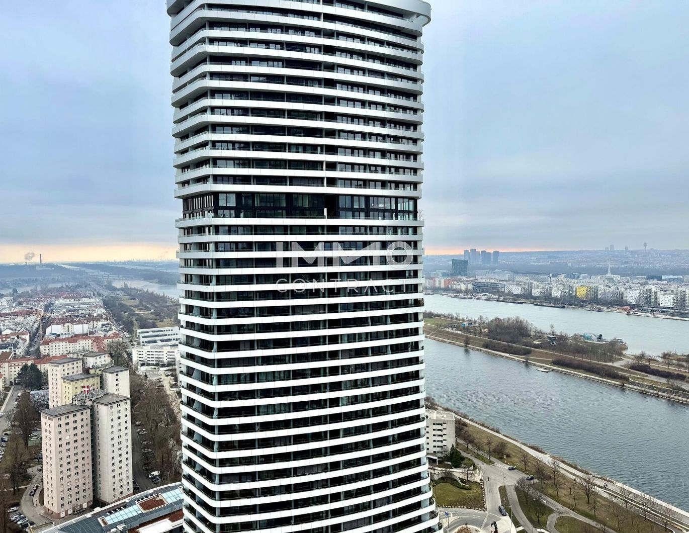 City-Sky-Studio: U1 Donauinsel - DC2 Tower: SKY RESIDENCES