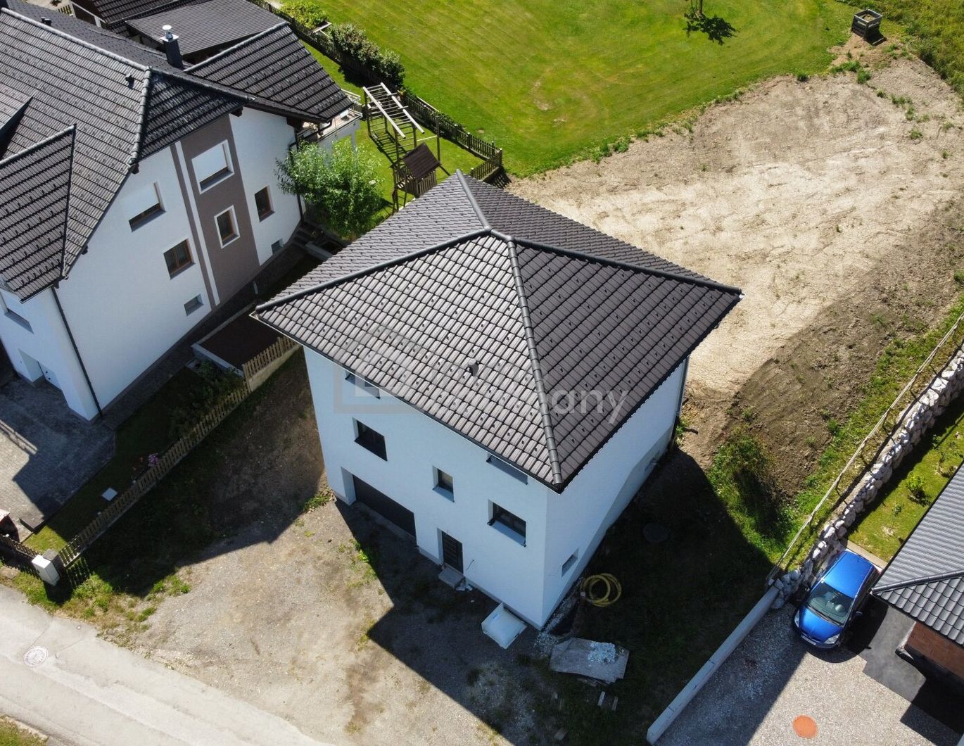 Schlüsselfertig und bereit zum Einziehen auf Wunsch!
