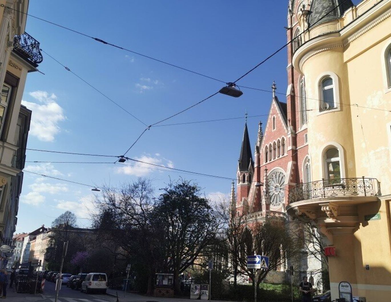 Erstbezug: Exklusive Galeriewohnung mit Loggia mitten im Herz-Jesu-Viertel!
